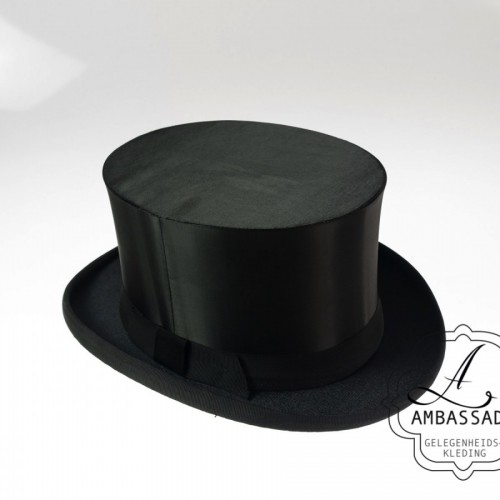 Zwarte cilinderhoed of hoge hoed van zijde om bij een jacquet te dragen.